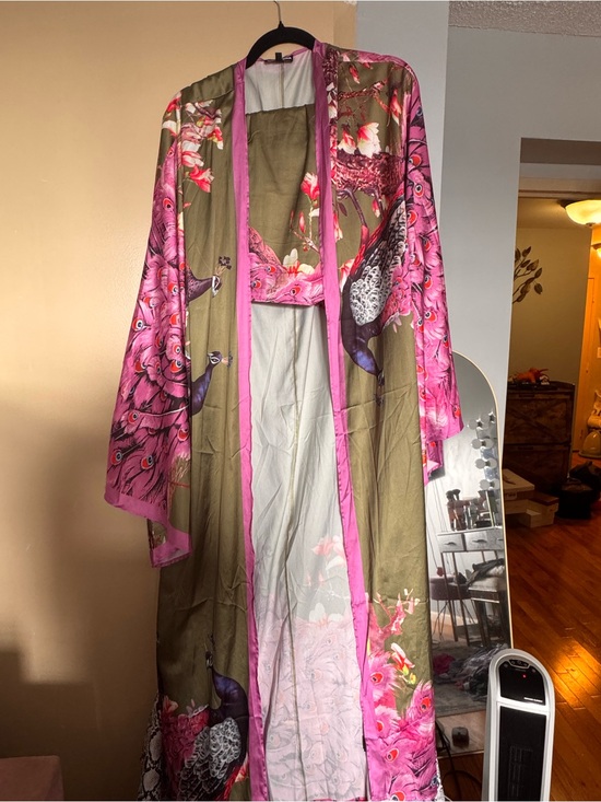 Fashion Nova Pants - Fashion Nova Olive & Pink Peacock Floral Kimono Robe and shorts set